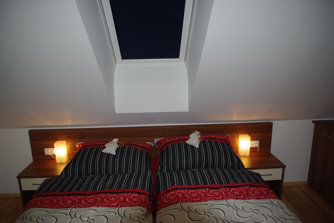 Hotel Langs Wirtshaus Sankt Ulrich im Mühlkreis Zimmer foto
